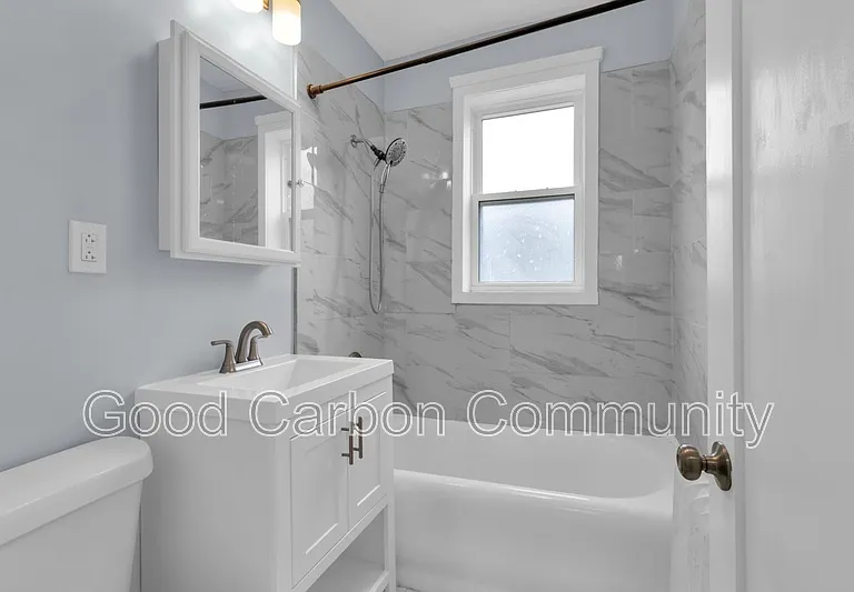 2809 Main St #2 — Photo 17