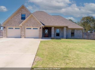 118 Scarlette Ln, Muscle Shoals, AL 35661