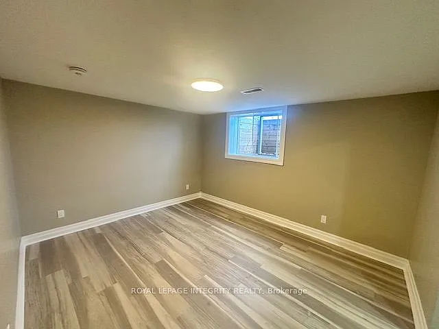 1398 Jamison Ave #B — Photo 15