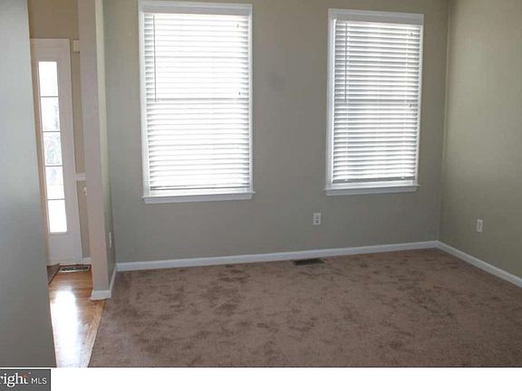 5th image of 19 Sawgrass Dr