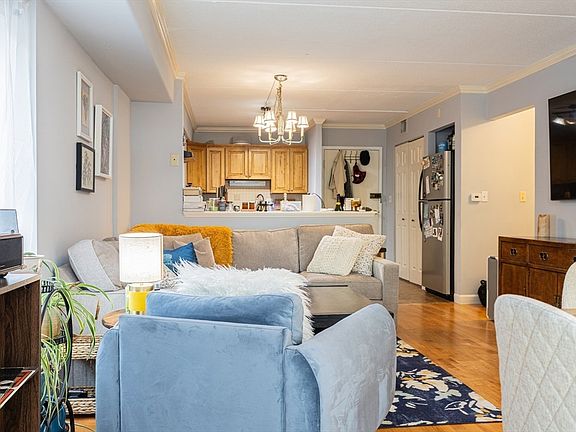 3rd image of 280 Harvard St APT 1A