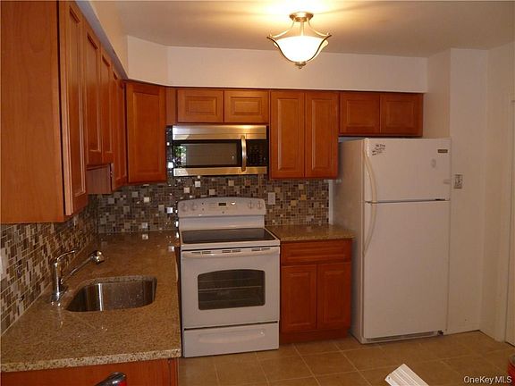 5th image of 195 Sierra Vista Ln