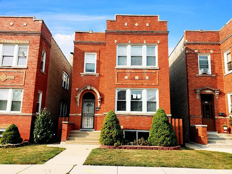 4830 W Newport Ave #1 — Photo 1