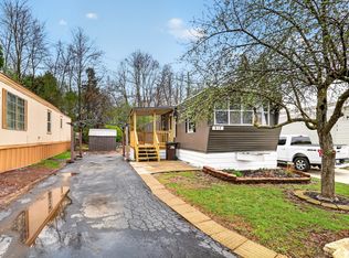 917 Lunga Dr, Round Lake, IL 60073
