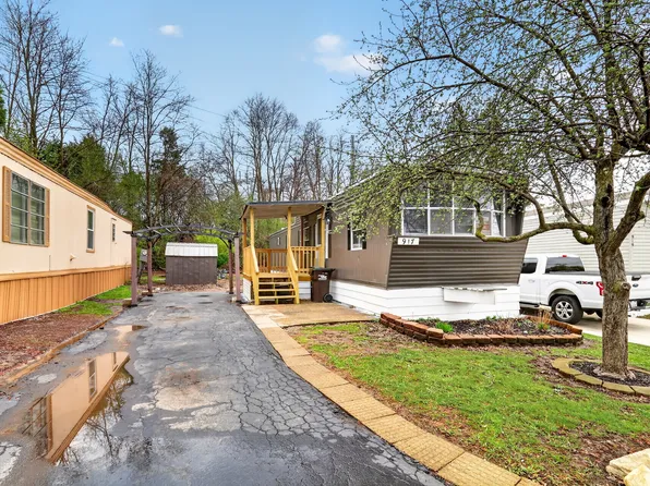 917 Lunga Dr, Round Lake, IL 60073