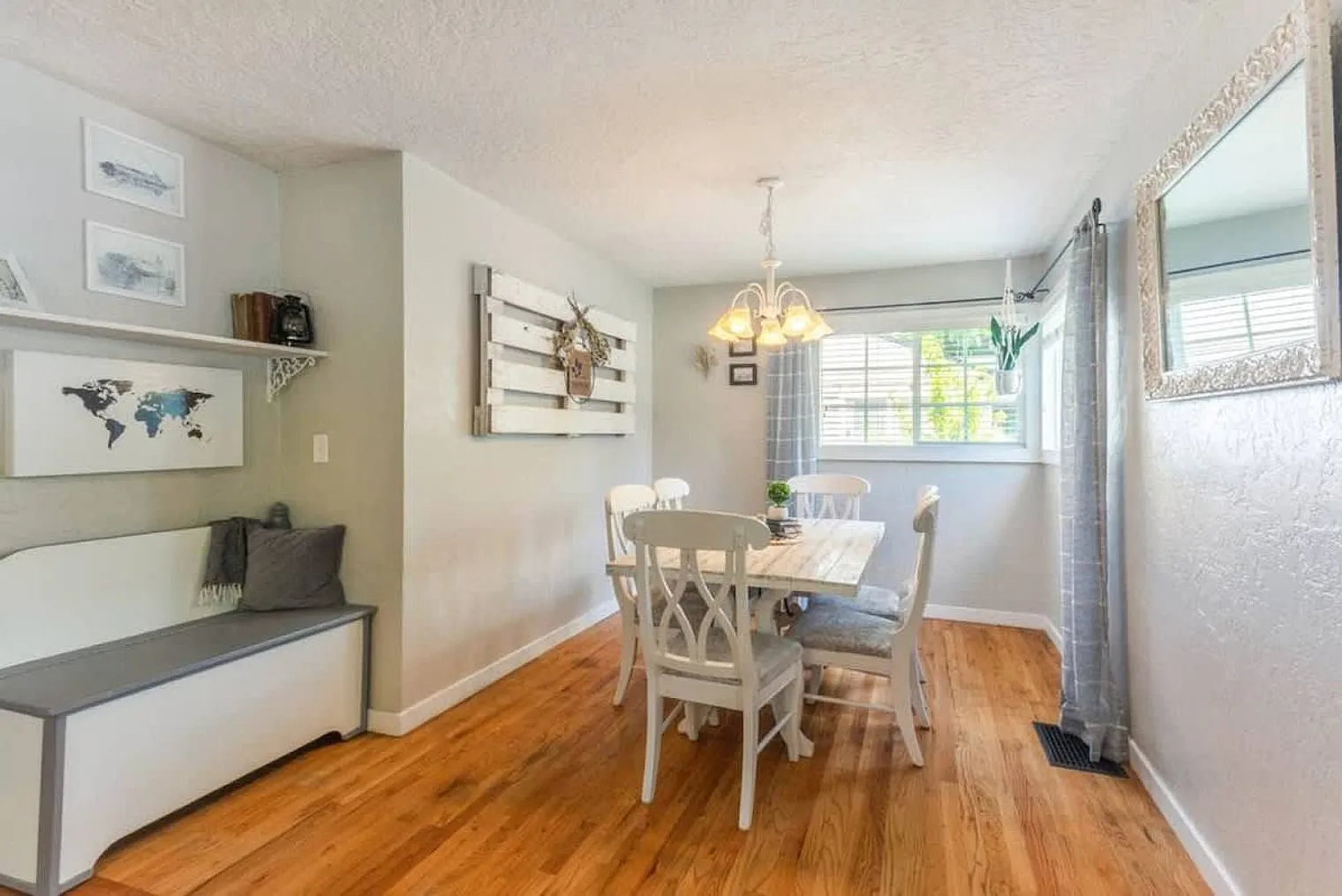 3 bed, 1.0 bath, 1291 sqft, $3,938 — Photo 2
