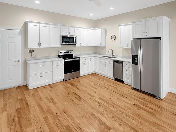 2nd image of 10 Diamond Oaks Boulevard #2