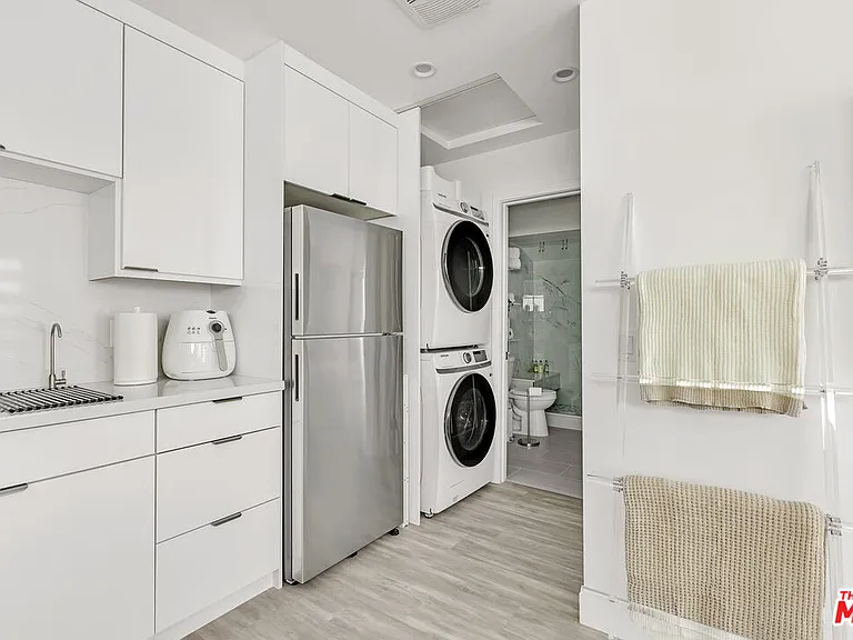 7076 Park Mnr — Photo 18