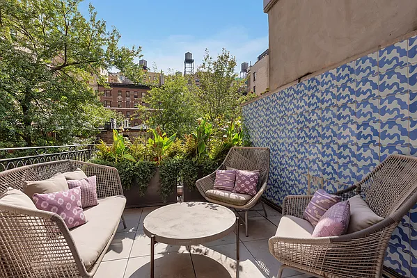 Sold by Corcoran | media 27