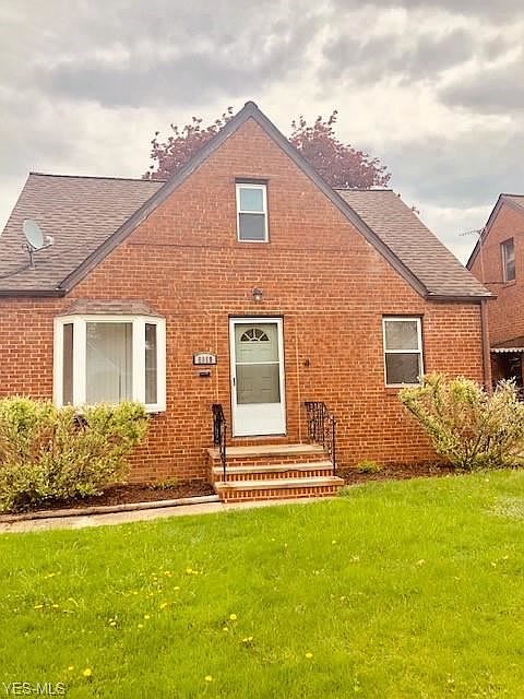 1st image of 5919 Deering Ave