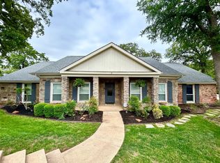 8 Glendale Ct, Trophy Club, TX 76262