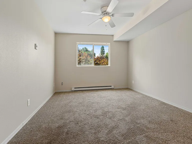 721-723 E Linden Ave — Photo 10