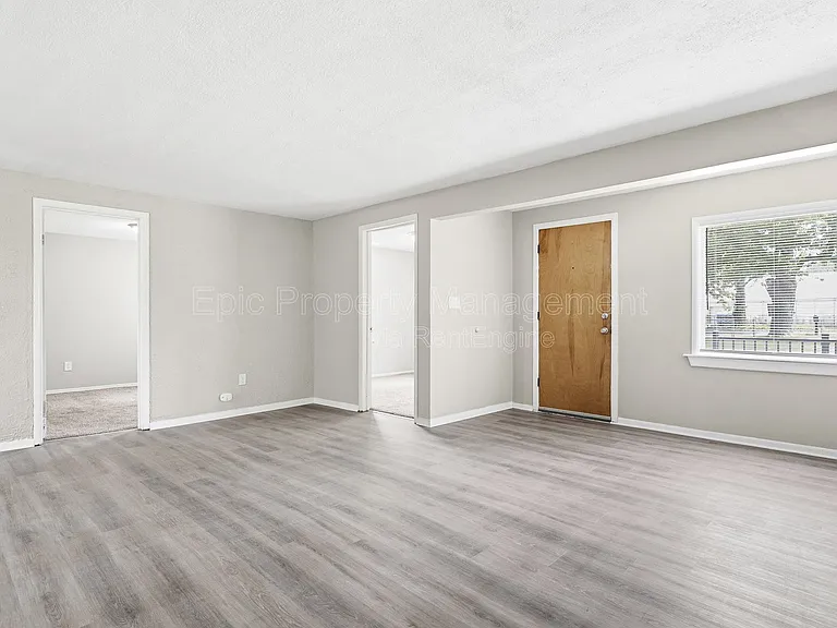 24440 Sylvan Ave — Photo 6