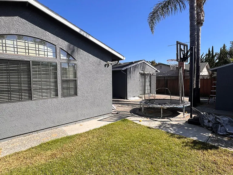 2488 Shilshone Cir — Photo 2