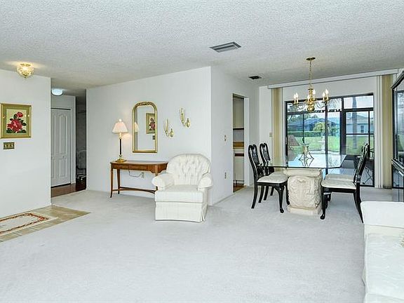 5th image of 3845 Easton St