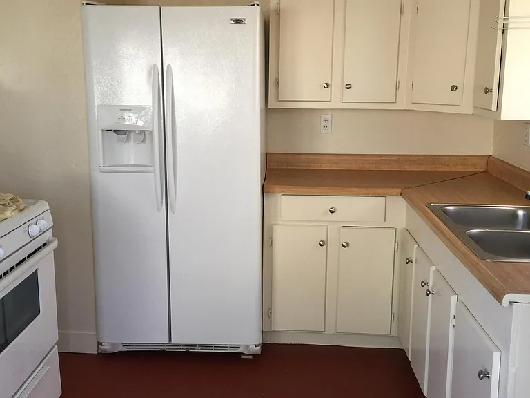 308 W Cherry St — Photo 3