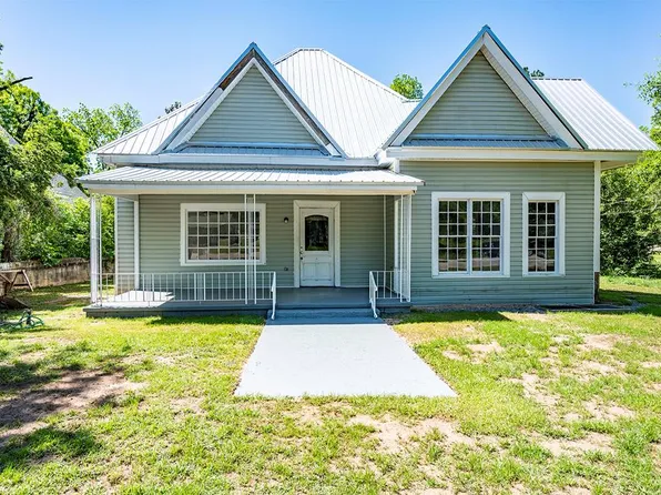 513 College St NE, Dawson, GA 39842