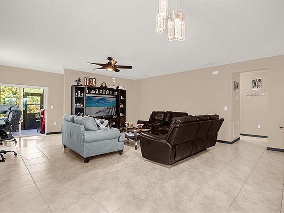 3rd image of 299 Lazio Cir