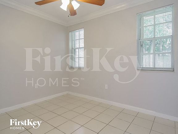 4th image of 809 SW 8th Ave