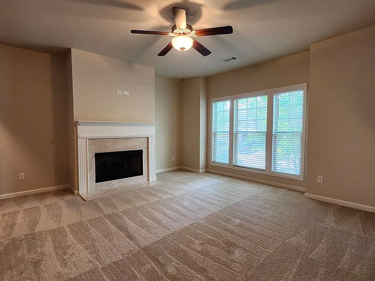 2669 Village Park Bnd — Photo 8