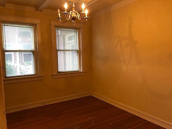5th image of 500 E 6th St APT 11