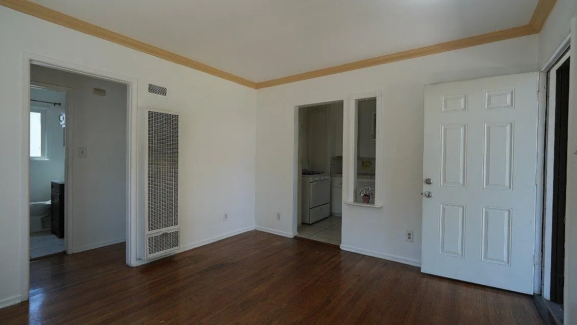 1 bed, 635 sqft, $1,990 — Photo 2