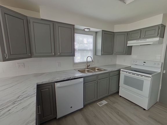4th image of 1621 S Waco Ave