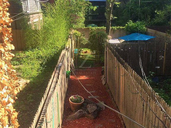 3rd image of 179 Park Pl APT 4