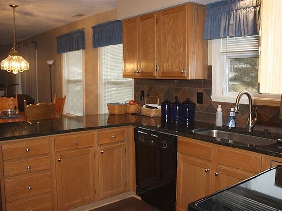 3rd image of 733 Gatewood Dr