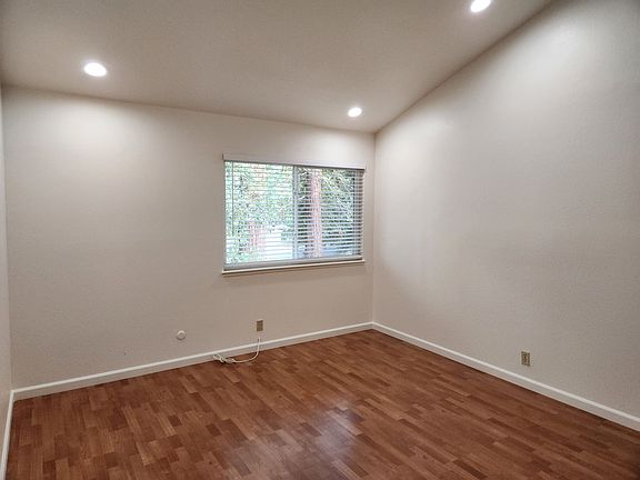 3rd image of 6135 Elmbridge Dr