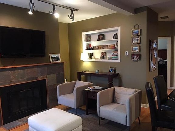 3rd image of 1953 N Lincoln Ave #3N