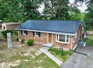 4320 Cumberland Dr SE, Christiansburg, VA 24073