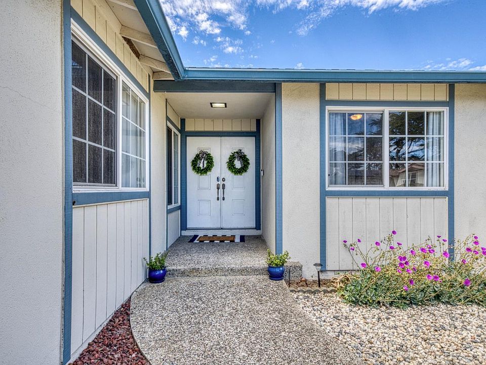 1st image of 459 Lewis Pl