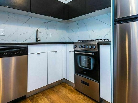 2nd image of 283 Malcolm X Blvd #4Y