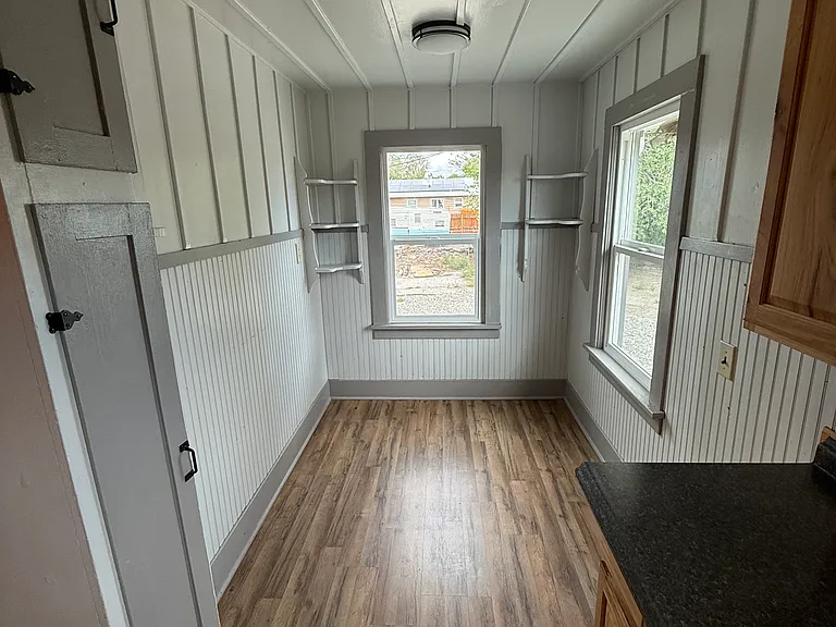 2542 Elm Ave — Photo 13