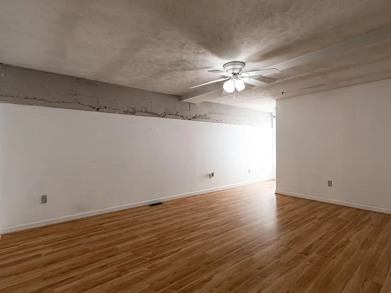 214 Wall St — Photo 6