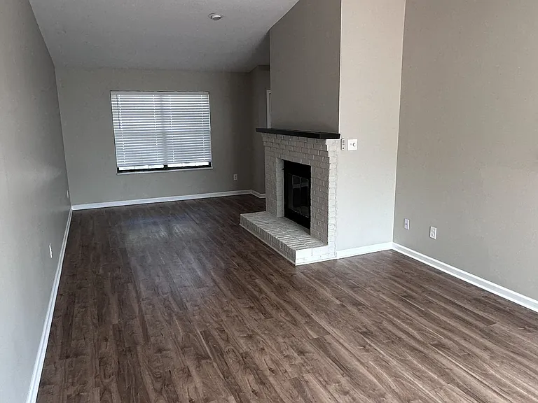 8600 Olde Colony Trl #126 — Photo 2