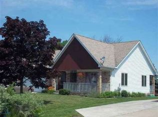 1134 Nautical Ln, Cottrellville, MI 48039