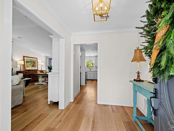 5th image of 2828 Clear Lake Pl