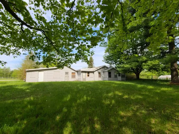 7224 Burns Dr, Lexington, MI 48450