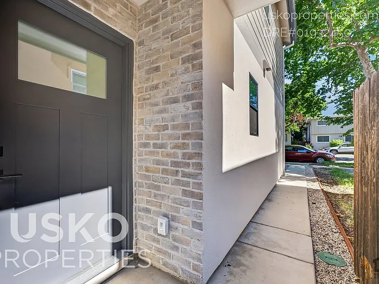 2710 T St #1 — Photo 2