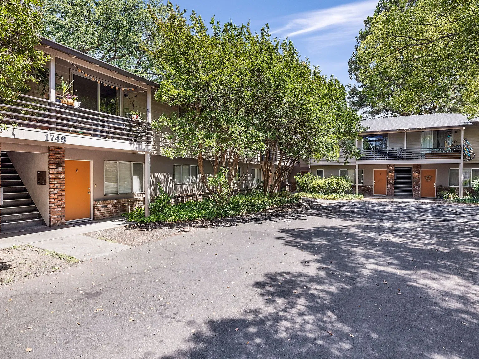 Mountain View Apartments — Photo 2