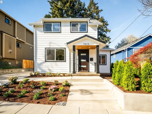 1925 SE Sherrett St, Portland, OR 97202