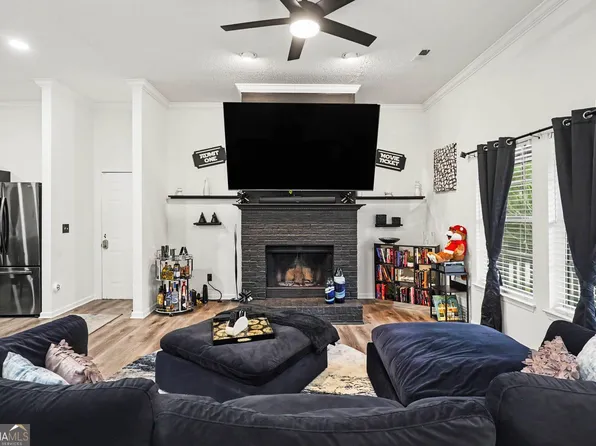 75 Contour Dr, Stockbridge, GA 30281
