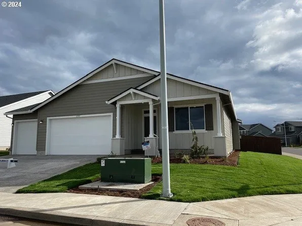 2589 W 15th #128, Junction City, OR 97448