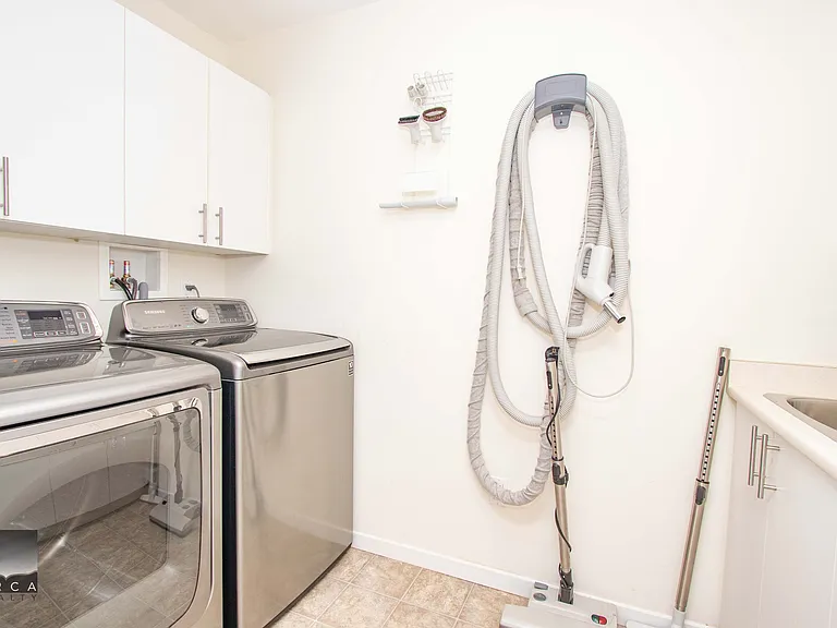3750 Edgemont Blvd — Photo 13
