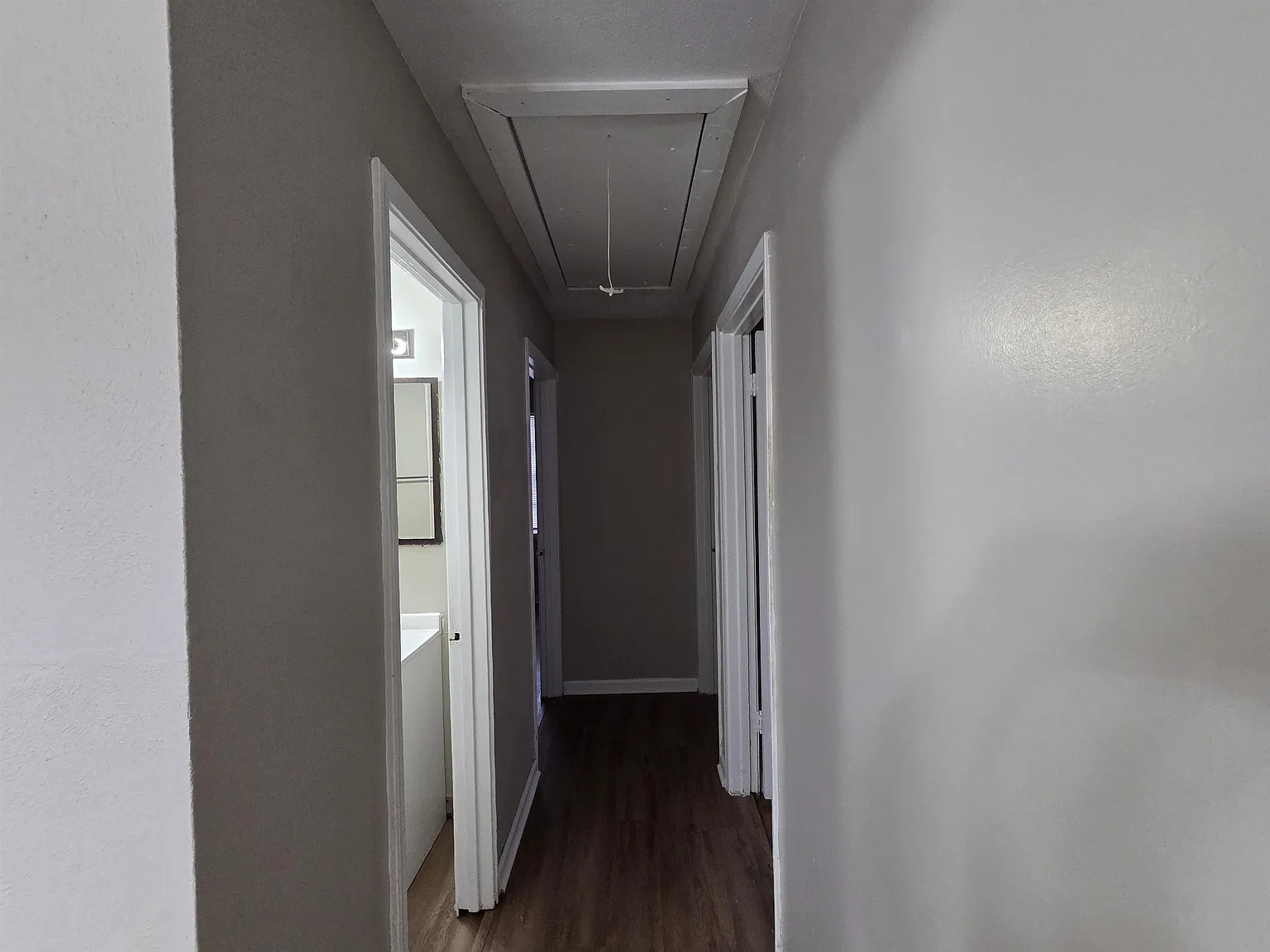 3 bed, 1.0 bath, 864 sqft, $995 — Photo 3