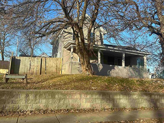 3rd image of 1103 Oak Ave