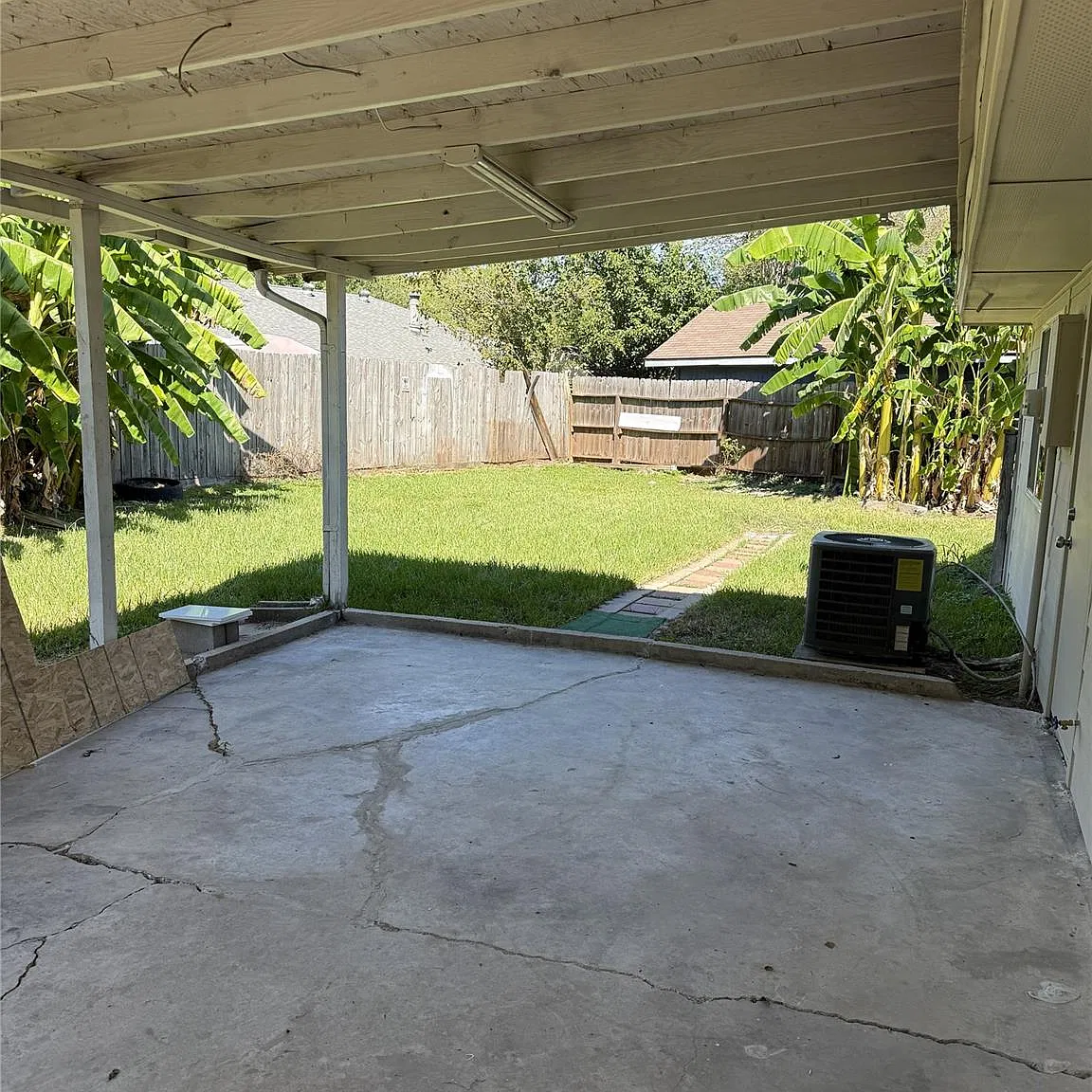 2 bed, 2.0 bath, 1212 sqft, $1,575 — Photo 2