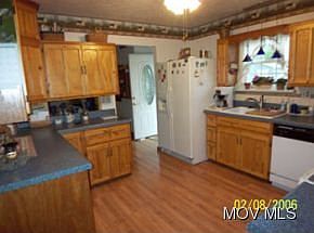 5th image of 386 Lincoln Dr